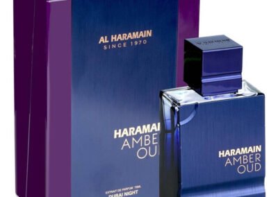 Al HARAMAIN AMBER OUD DUBAI NIGHT es una fragancia femenina. Notas de salida: bergamota, resina de elemí y azafrán. Notas de corazon: rosa búlgara, lirio de los valles y laúd. Notas de fondo: ambar, musgo de roble, Haba tonka y almizcle blanco.